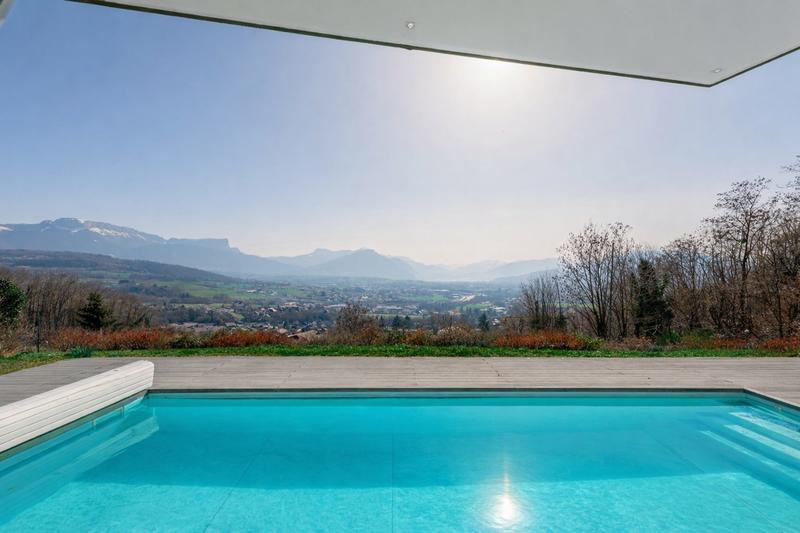 Villa - 220 m² - 6 pièces