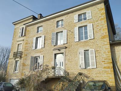 Maison - 415 m² - 20 pièces