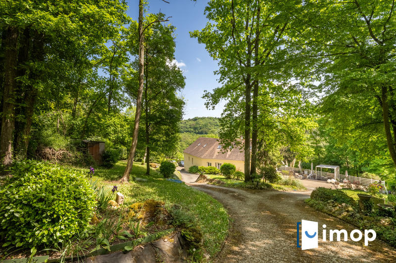 Maison - 263 m² - 10 pièces