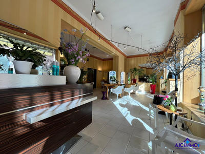 Fonds de commerce - Local commercial - 98 m²