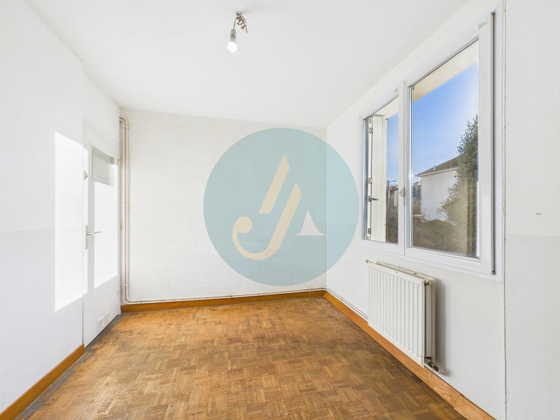 Appartement - 81 m² - 5 pièces