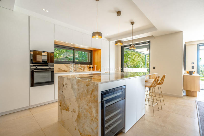 Villa - 350 m² - 7 pièces