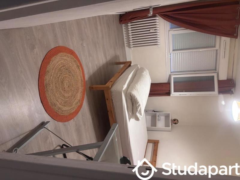 Chambre - 11 m² - 1 pièce