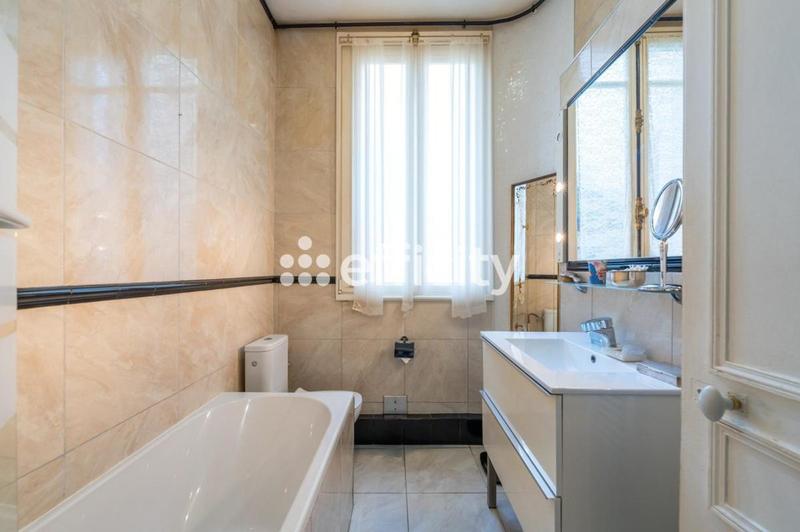 Appartement bourgeois - 82 m² - 4 pièces