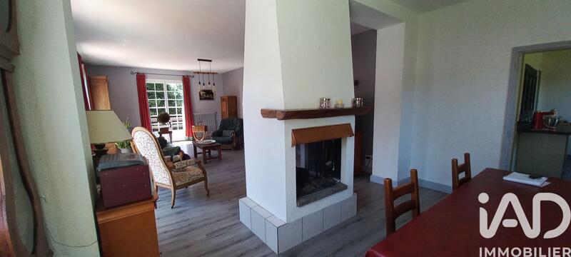 Maison - 249 m² - 9 pièces