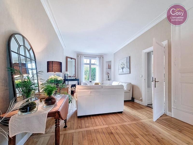 Maison bourgeoise - 131 m² - 6 pièces