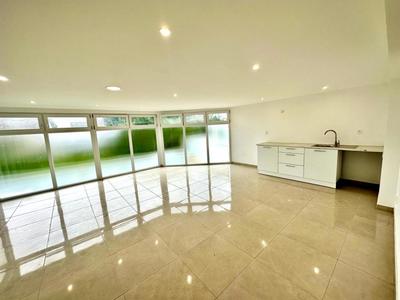 Appartement - 94 m² - 4 pièces