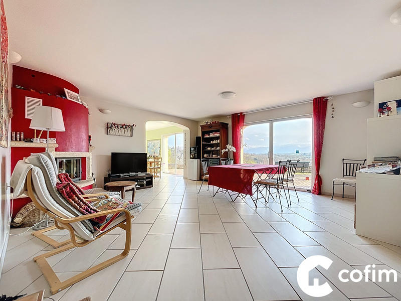 Maison - 237 m² - 10 pièces