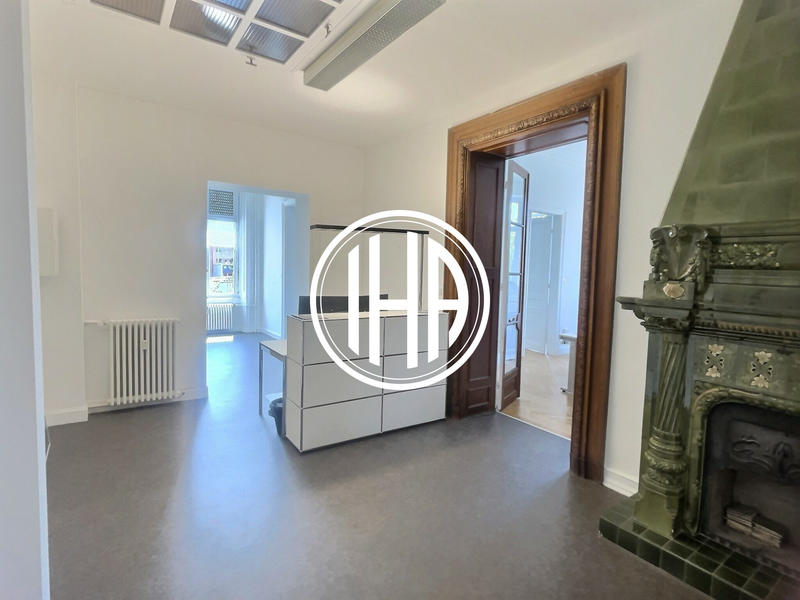 Local d'activités - 87 m² - 4 pièces