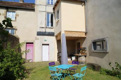 Maison - 375 m² - 7 pièces