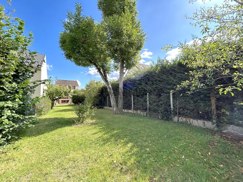 Maison - 210 m² - 6 pièces