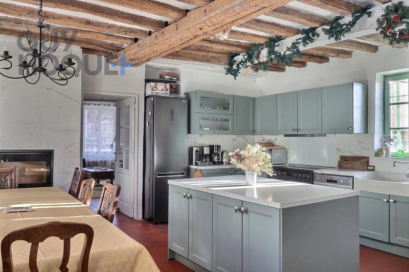 Maison - 230 m² - 6 pièces