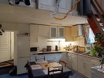 Maison - 240 m² - 7 pièces