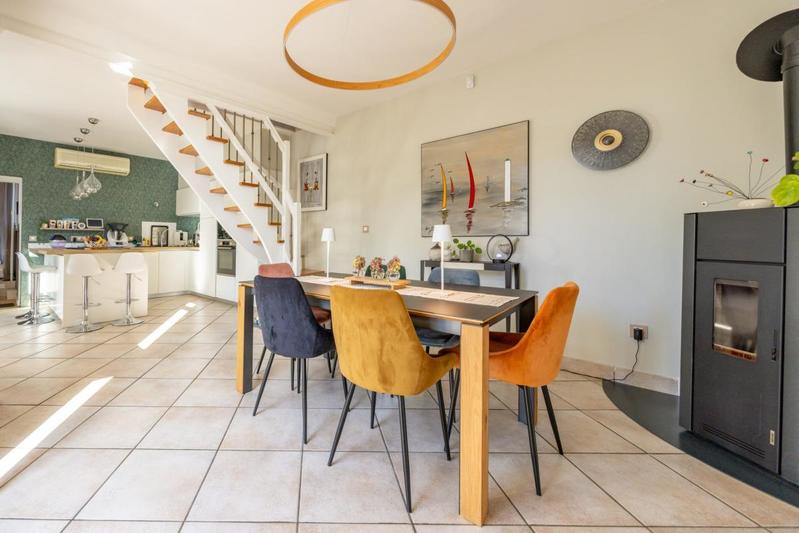 Maison - 182 m² - 7 pièces