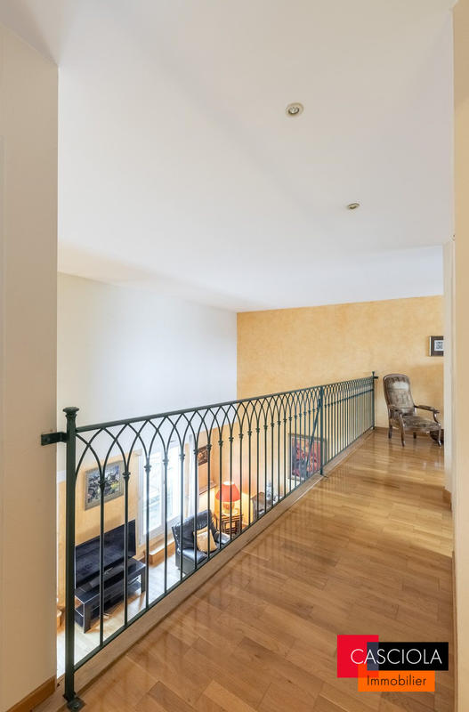 Appartement - 136 m² - 5 pièces