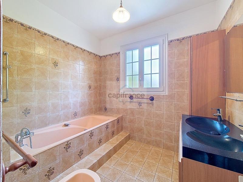 Maison - 95 m² - 5 pièces