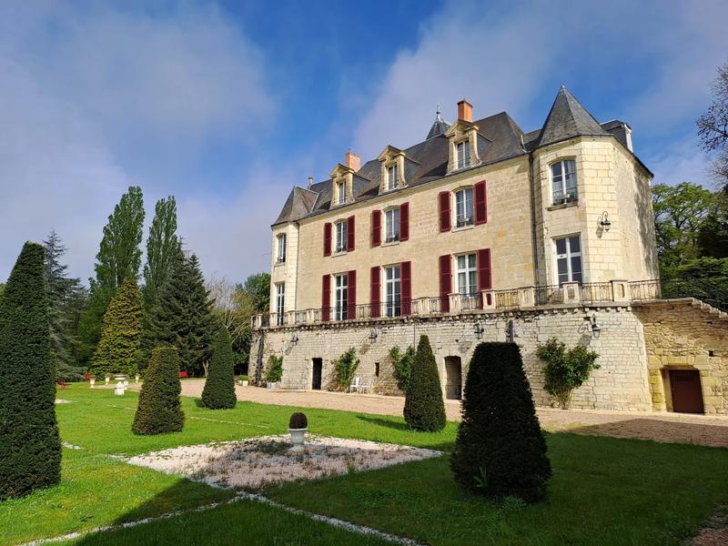 Château - 1 300 m² - 30 pièces