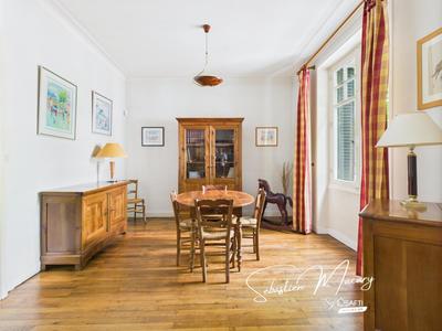 Maison - 140 m² - 7 pièces