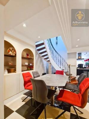 Maison - 230 m² - 7 pièces