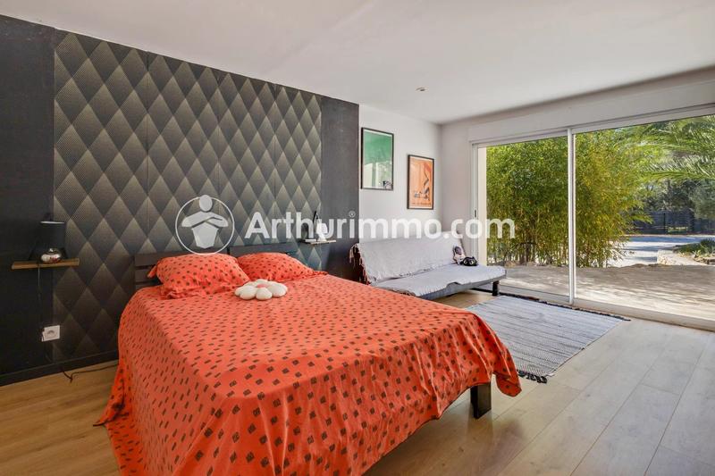 Maison - 244 m² - 7 pièces