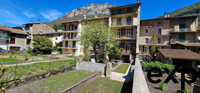 Maison - 282 m² - 10 pièces