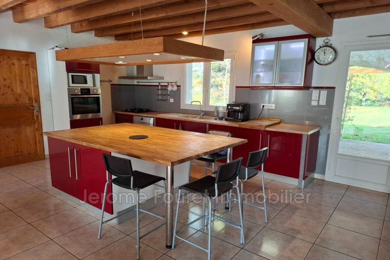 Maison traditionnelle - 147 m² - 6 pièces