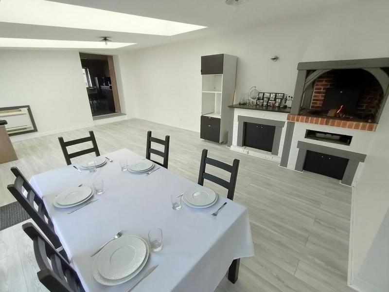 Maison - 218 m² - 5 pièces