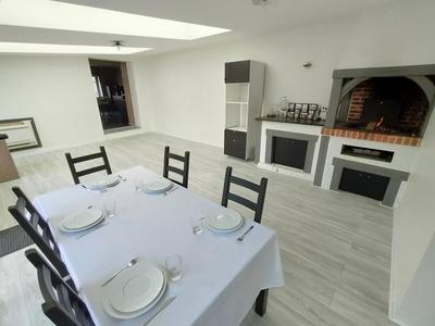 Maison - 218 m² - 5 pièces