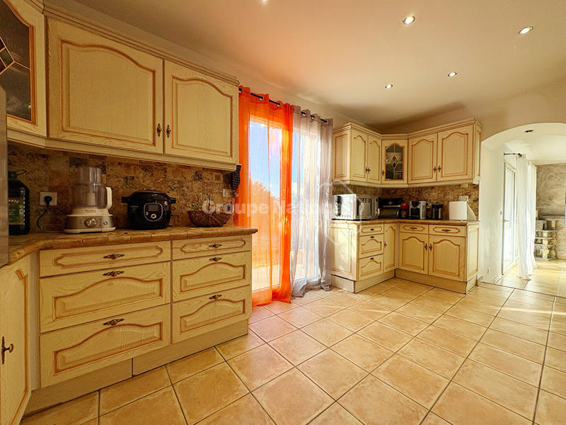 Maison - 137 m² - 6 pièces