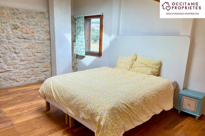 Propriété - 253 m² - 5 pièces