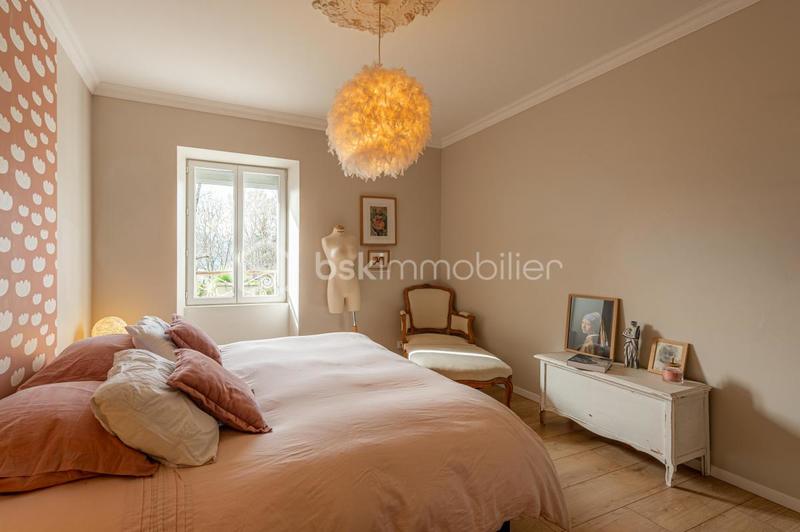 Corps de ferme - 218 m² - 6 pièces