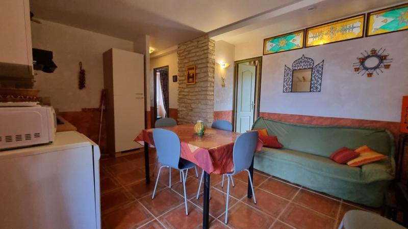 Maison - 330 m² - 16 pièces