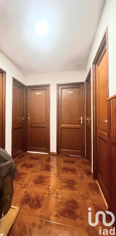 Maison - 200 m² - 9 pièces