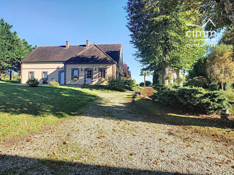 Maison - 365 m² - 15 pièces