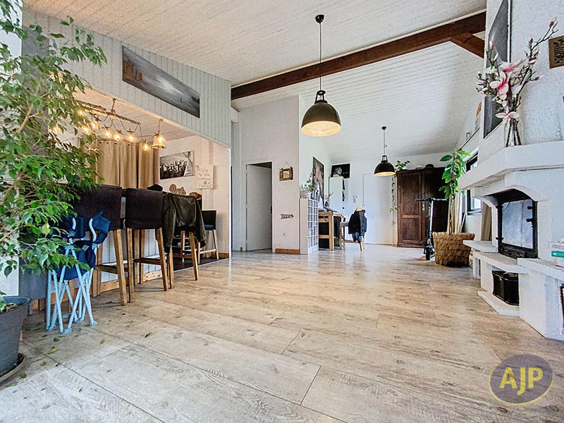 Maison - 191 m² - 8 pièces