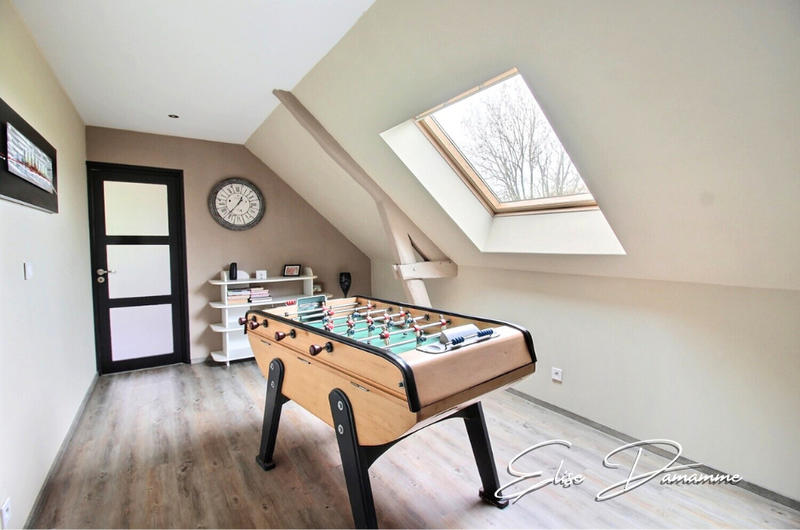 Maison - 216 m² - 6 pièces