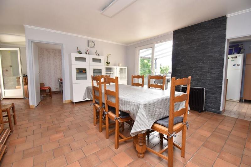 Maison traditionnelle - 223 m² - 10 pièces