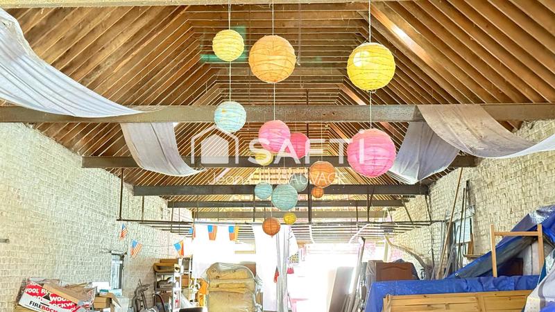 Maison - 240 m² - 12 pièces