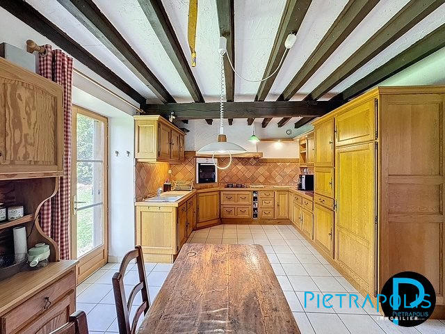 Maison - 334 m² - 7 pièces