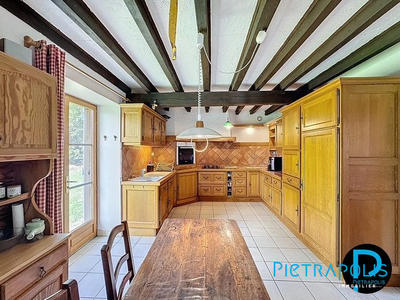 Maison - 334 m² - 7 pièces