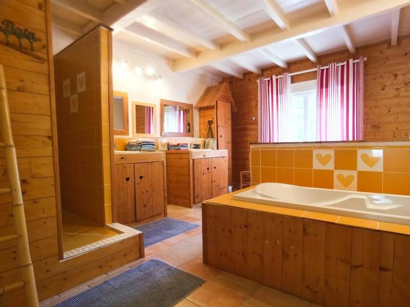 Propriété - 450 m² - 11 pièces