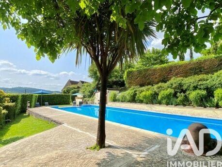 Maison - 375 m² - 8 pièces