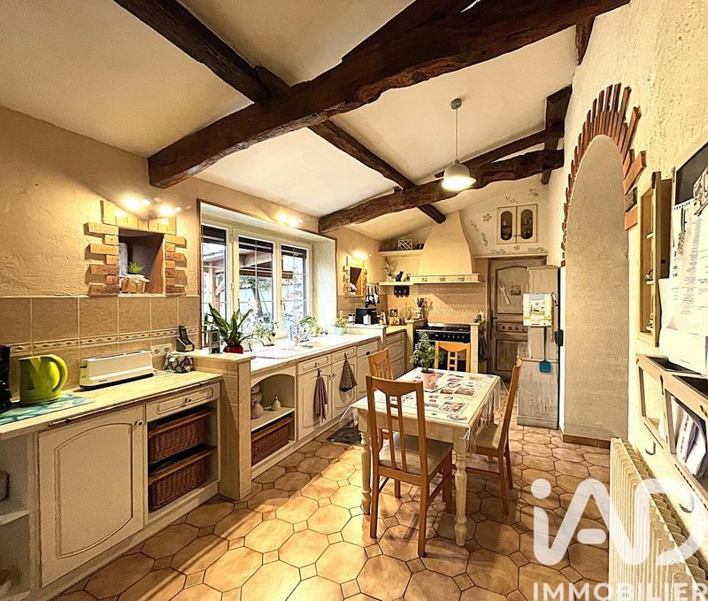 Maison - 248 m² - 8 pièces