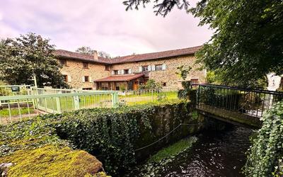 Propriété - 467 m² - 9 pièces