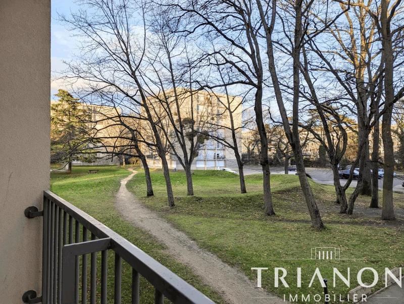 Appartement - 92 m² - 5 pièces