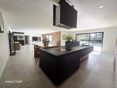 Maison - 176 m² - 5 pièces