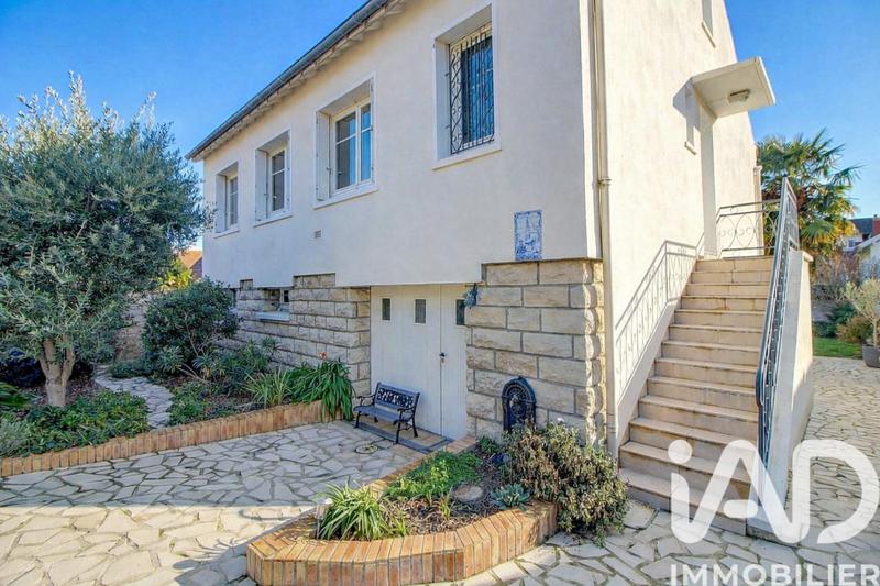 Maison - 205 m² - 6 pièces