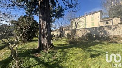 Maison - 277 m² - 8 pièces