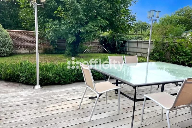 Maison traditionnelle - 190 m² - 5 pièces