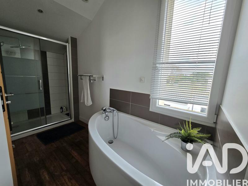 Maison - 199 m² - 7 pièces